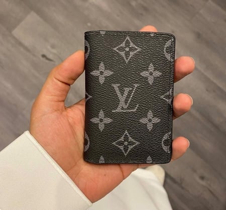 بوك لويس فيتون