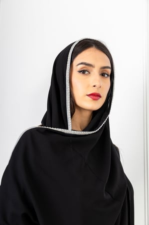 طرحة ليزر اسود مطرزة فضي