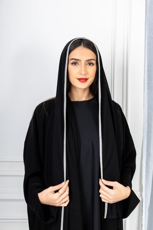 طرحة ليزر اسود مطرزة فضي