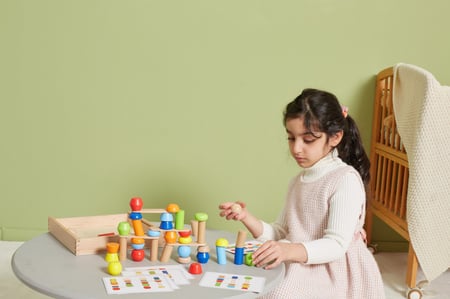 لعبة بناء الأبراج بالمكعبات