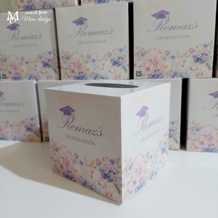 علب مناديل مربعة