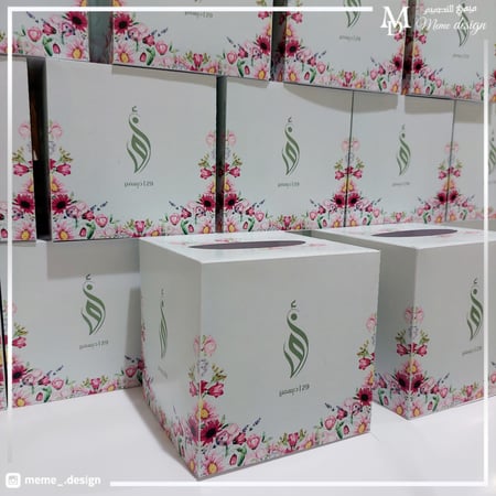 علب مناديل مربعه