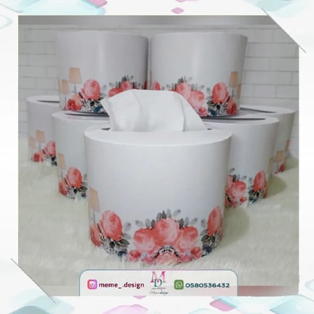 علبة مناديل اصطوانية الشكل