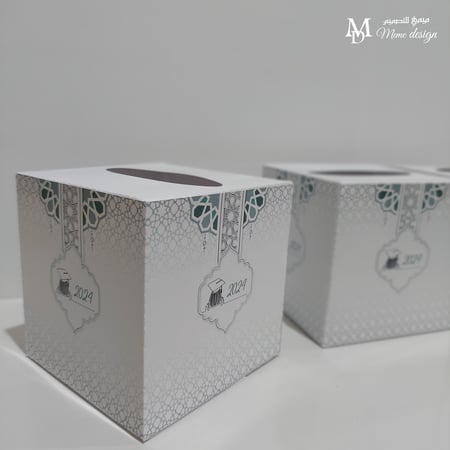 علب مناديل مربعه