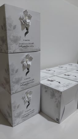 علب مناديل كبير  مربعه 12 علبه