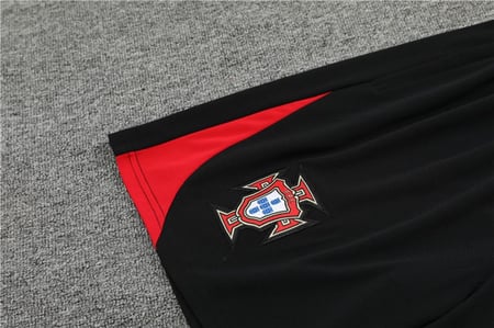 طقم تدريب صيفي منتخب البرتغال 2024-2025 اسود