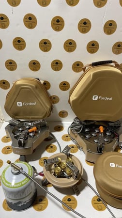 موقد غاز من فورديل مع قداح وشنطة ويعمل على دبات السنة