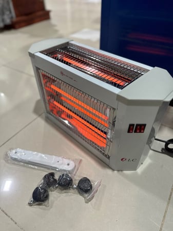 دفاية كهرباء ثلاثية تعمل على الكهرب 2400 واط  ثلاث جهات مفتاح امان للحماية مقاس ٥٥/١٩-٣٧ سم