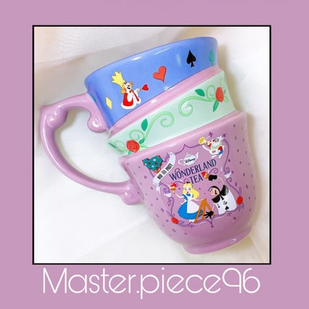 كوب اليس في بلاد العجائب