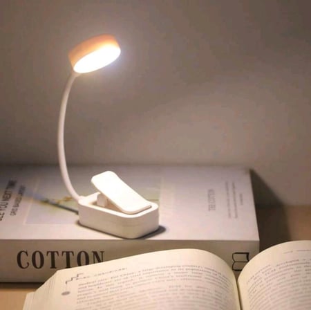 مصباح قراءة LED قابل للتثبيت والشحن – إضاءة قابلة للتعديل (أبيض، أصفر، أبيض دافئ) مع تحكم في السطوع.