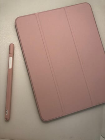 كفر ايباد مع حامل للقلم