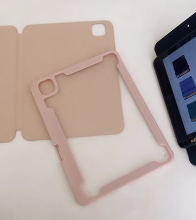 كفر ايباد شفاف مع غطاء مغناطيسي (قطعتين)