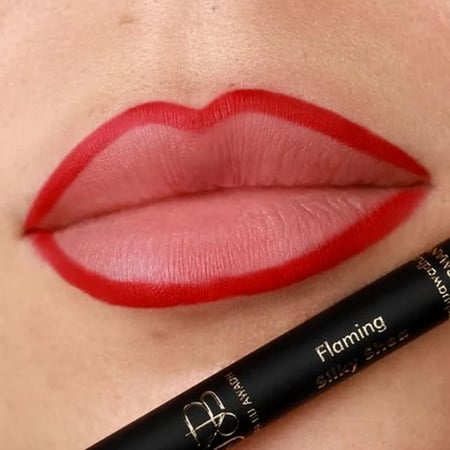 قلم محدد شفاه من نوره بو عوض - فليمينج