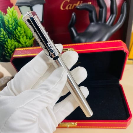 قلم كارتير سانتوس دومو غطاء