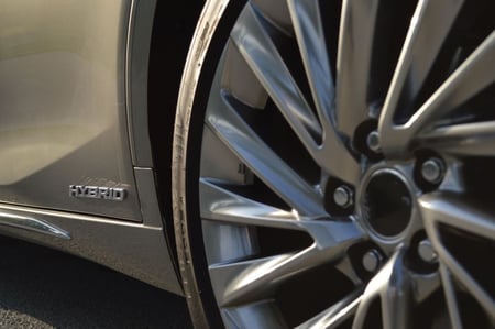 طقم جنوط لكزس سيدان مقاس 18