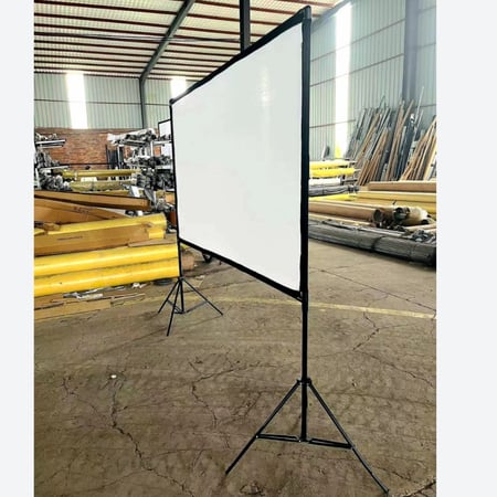 شاشة عرض بروجكتر محمولة مع حامل – مقاس 84 بوصة