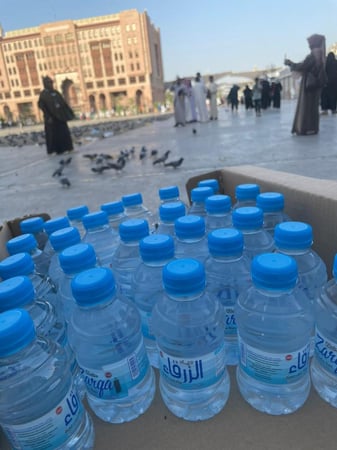 توزيع (كرتون) في الحرم النبوي (بارد) 40 أو 48 قارورة 330 أو 200 مل شامل التوصيل