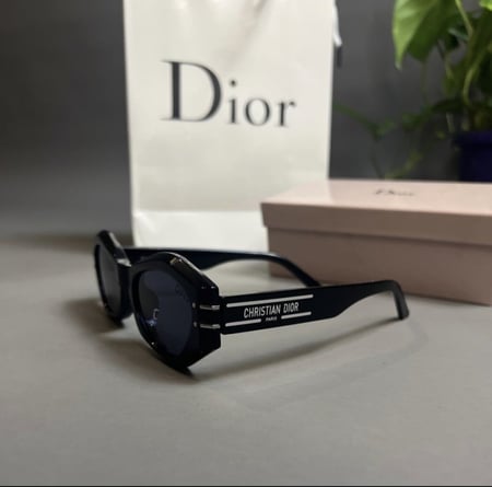 نظارات كريستن ديور