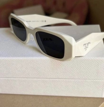 نظارات برادا ابيض