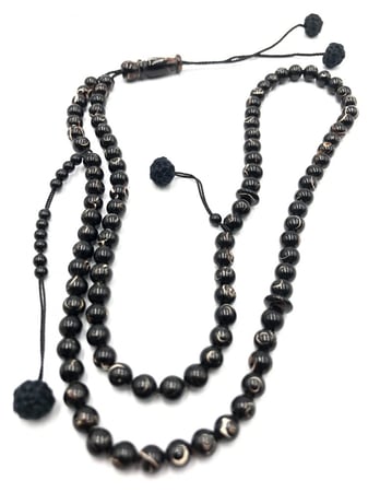 سبحة يسر مطعّم بالفضة مع شاهد وفواصل عاج