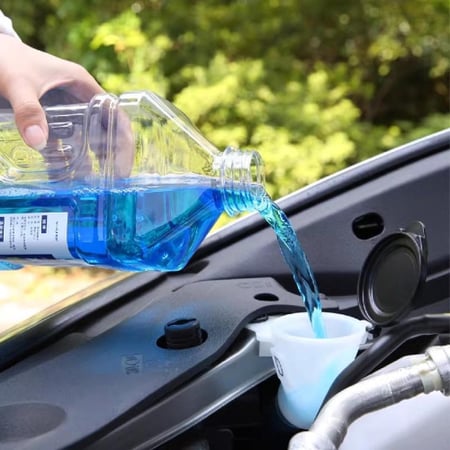 سائل تنظيف الزجاج المتعدد الاستخدام