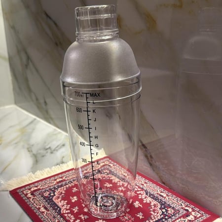 شيكر شفاف سعة 700 مل