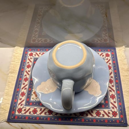 كوب سيراميك مع صحن ازرق