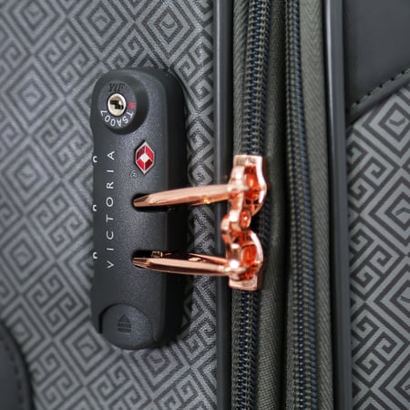 حقيبة سفر كبيرة