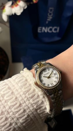 ساعه إل في نسائي مكس