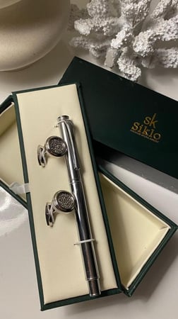 بوكس العيد الاقتصادي شماغ الميدان مع قلم وكبك سيكلو