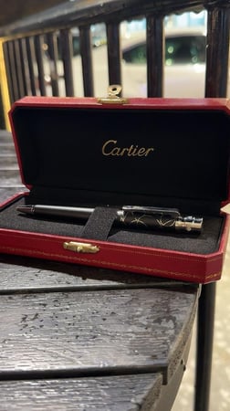 قلم بتصميم فاخر مع الملحقات رقم 09