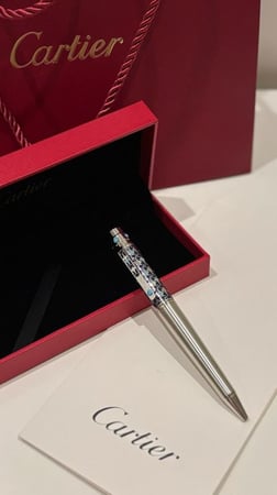 قلم رقم 08 مع ملحقاته بتصميم فاخر ومميز