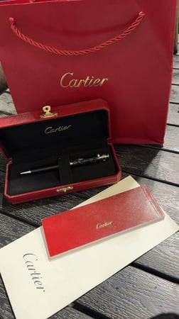 قلم بتصميم فاخر مع الملحقات رقم 09