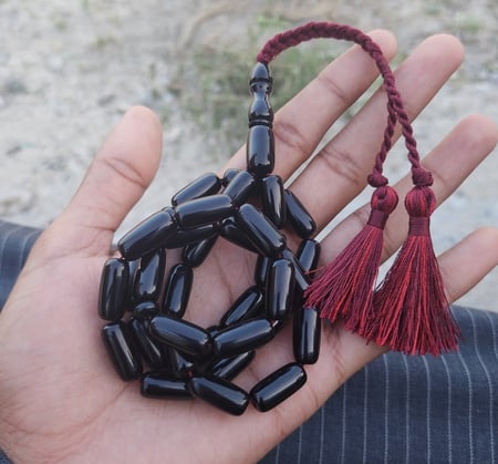 مسباح فاتوران اسود كركوشة حرير سبحة عمر