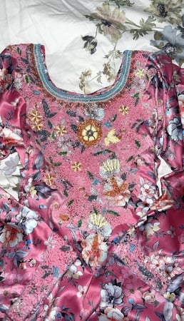 مخور Disney princess جاهز مخيط مُزين بالخرز والخيوط بالجانبين