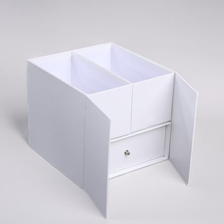 علب متعددة الأقسام أبيض