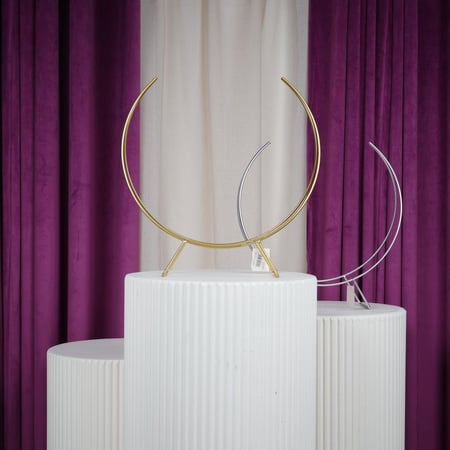 ستاند حديد ذهبي شكل هلال