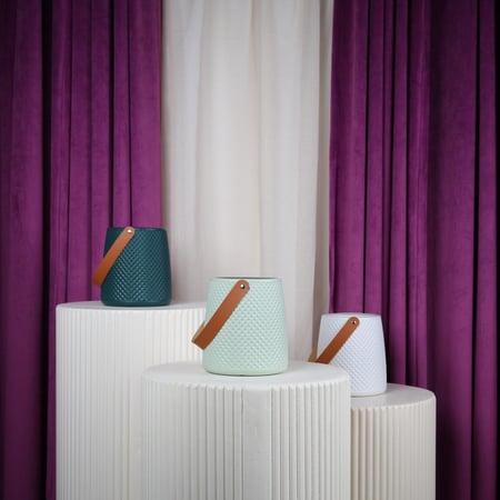 فازة ورد بلاستيك تفاحي