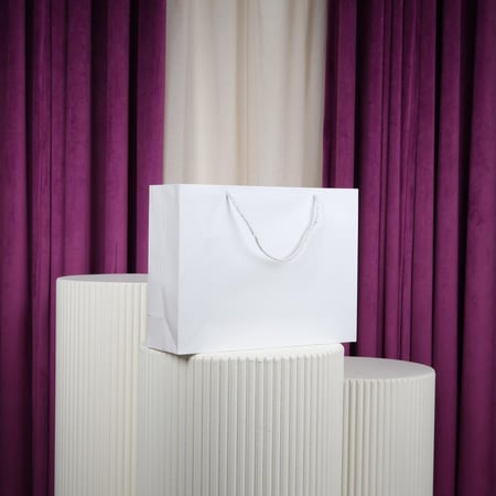 أكياس مستطيل ابيض وسط شيال