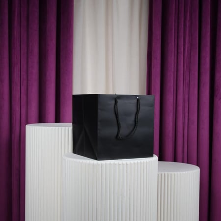 درزن أكياس ورقية مربع اسود كبير مع شيال