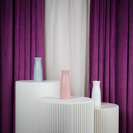 فازة ورد بلاستيك وردي