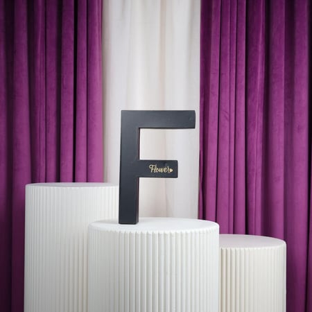 علب حروف كرتونية حرف F