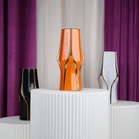 فازة سيراميك أبيض بتصميم عصري