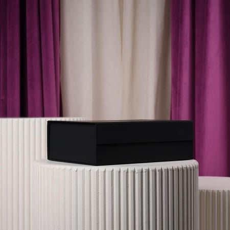 علب تركيب وسط اسود