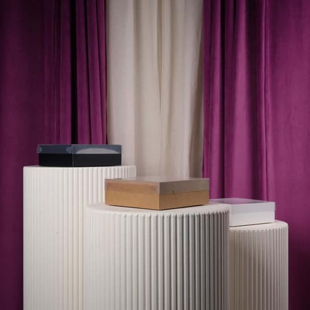 علبة منتجات صغير مربع شفاف اسود