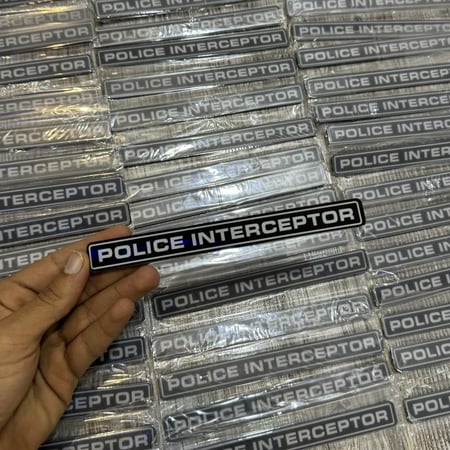 شعار POLICE INTERCEPTOR للفورد والتورس والدوج البوليسي ( بلاستيك طبق الاصلي )