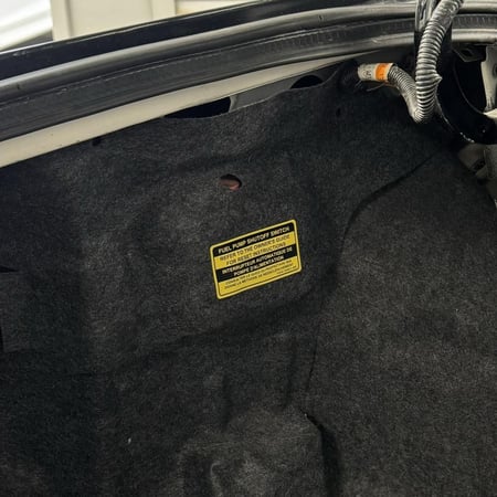 استيكر امان طرمبة البنزين لشنطة الفورد