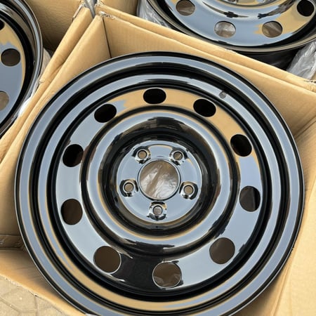 طقم جنوط فورد فكتوريا بوليسي مقاس 17 جديد