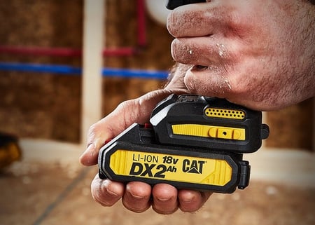 بطارية كهرباء 18 فولط 2 امبير CAT DXB2