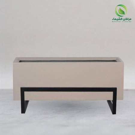 حوض زرع 1.5م بقاعدة مرتفعة